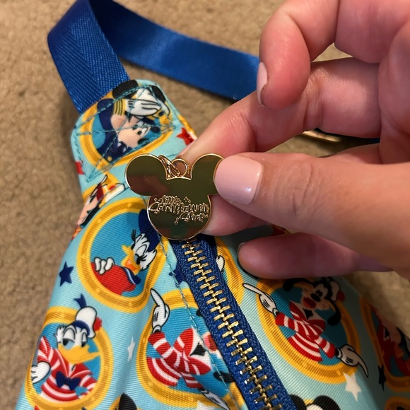 Little Sunflower Shop Disney Cruise Line Jumbo Fanny Pack - Picture 2 of 5